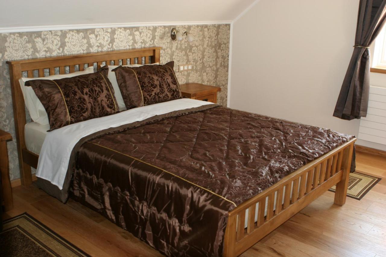 Bed and Breakfast Millenium House 1 Езерца Экстерьер фото