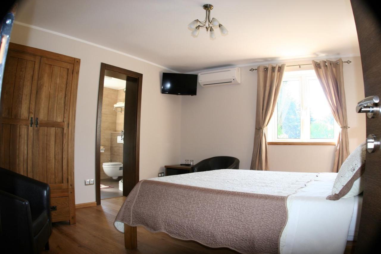 Bed and Breakfast Millenium House 1 Езерца Экстерьер фото